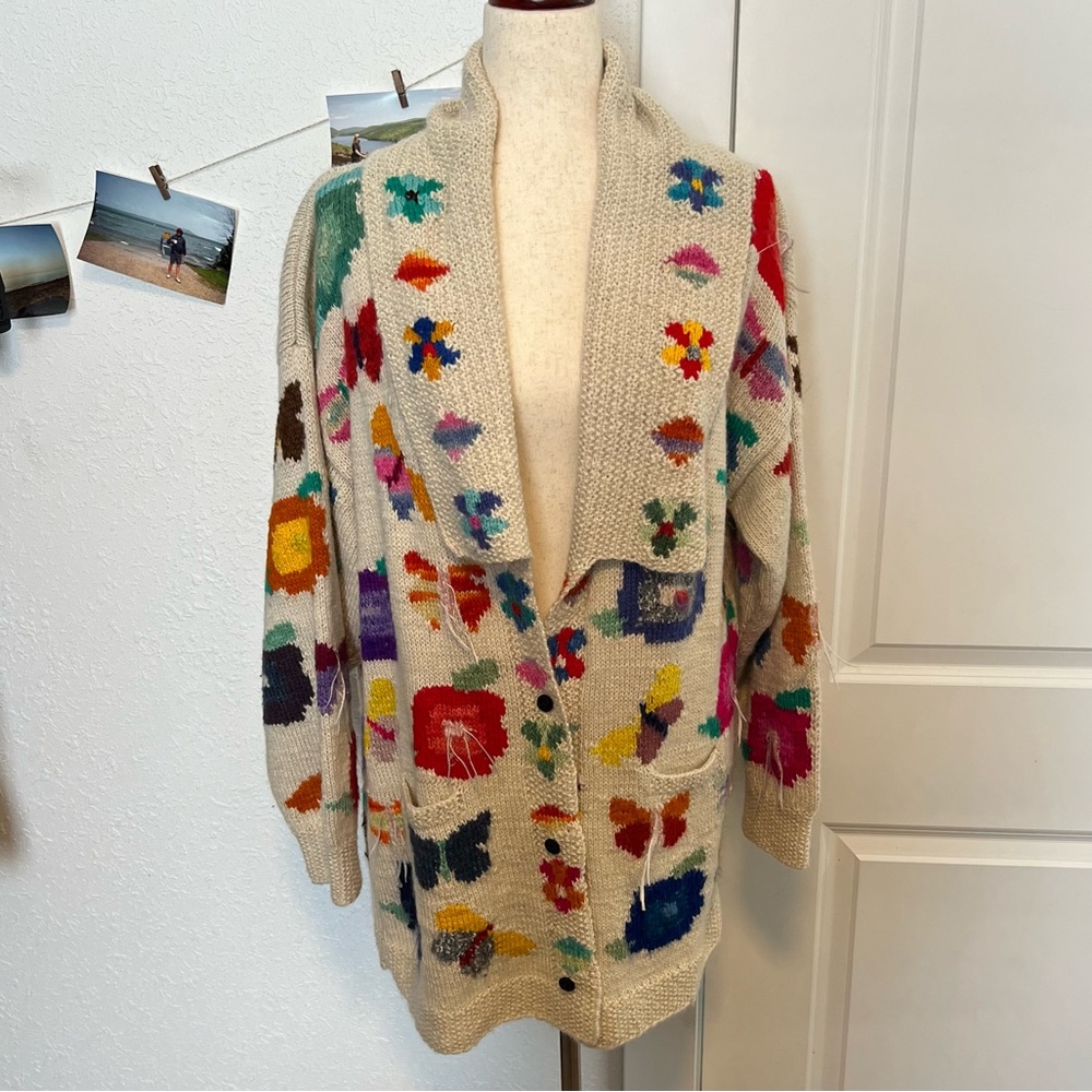 VNTG Handknit Nancy Jemio Art to Wear Gardenβ Friends Cardigan Sweater